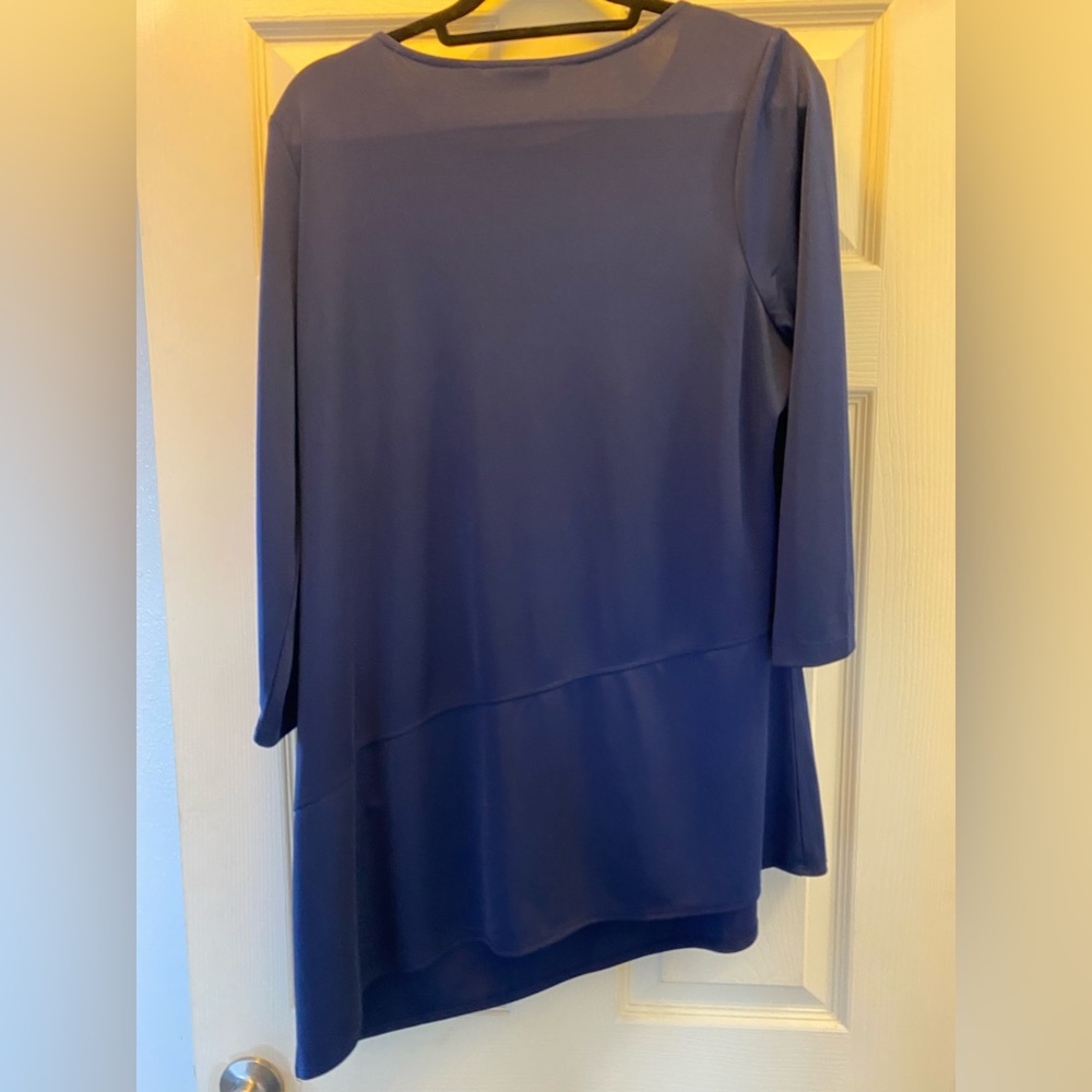 Susan Graver Premier Liquid knit tunic top. Size L